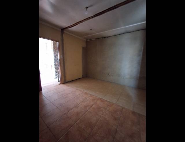 4 BEDROOM HOUSE FOR SALE IN SEBOKENG ZONE 3